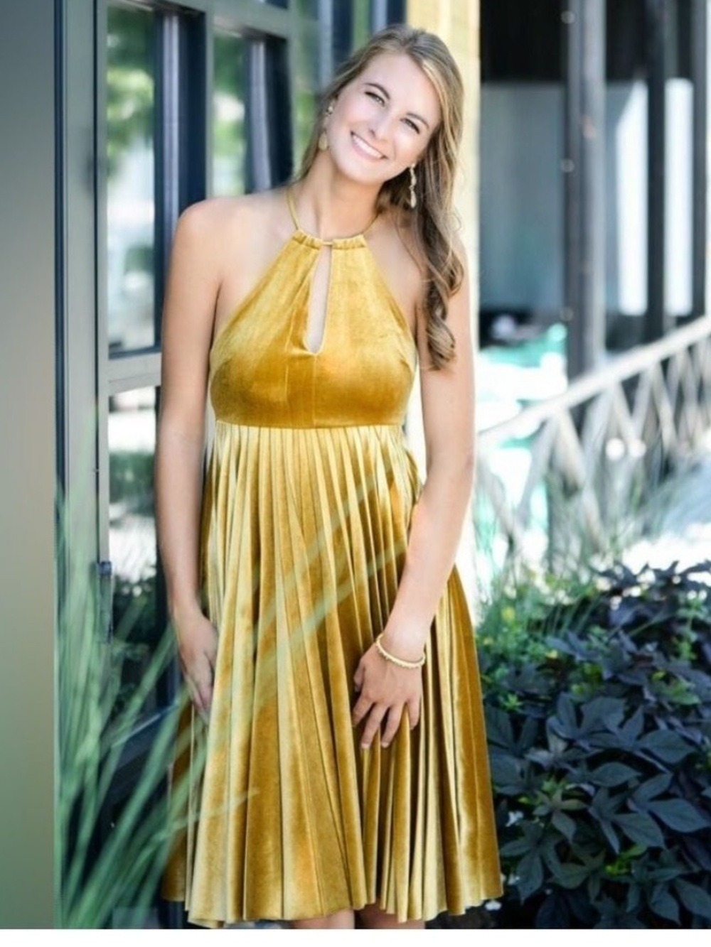 Gianni Bini Gold Velvet Dress Size Small NWT $159 - Picture 3 of 8
